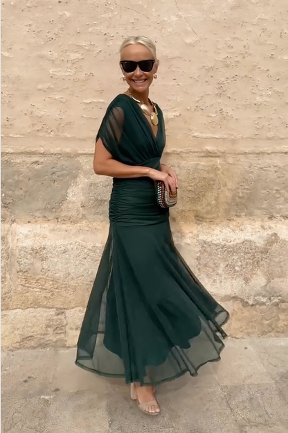 Louise | Elegancka Maxi Sukienka na Przyjęcie z Dekoltem w Serek
