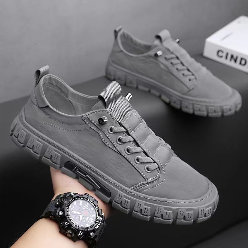 Sneakersy męskie Highland ELARA założone na stopę podczas spaceru