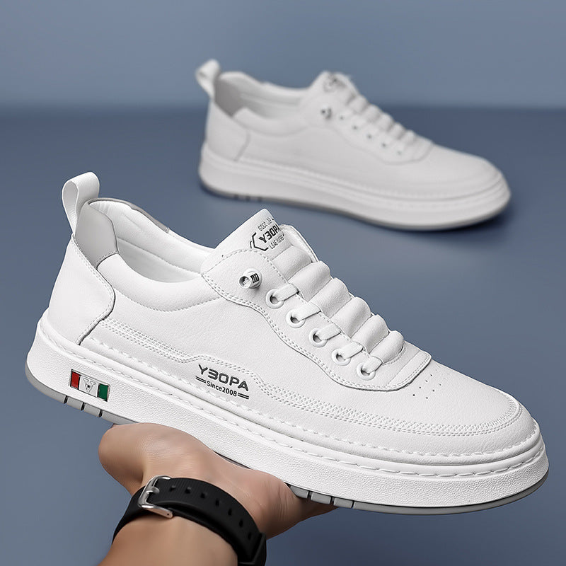 Zbliżenie na naturalną skórę i przeszycia sneakersów Lucetti ELARA