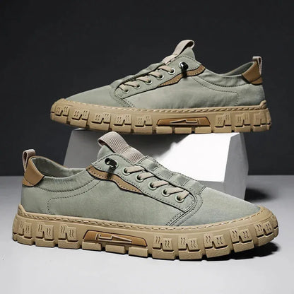 Sneakersy Highland ELARA – zbliżenie na wzmocnione przeszycia i sznurowanie