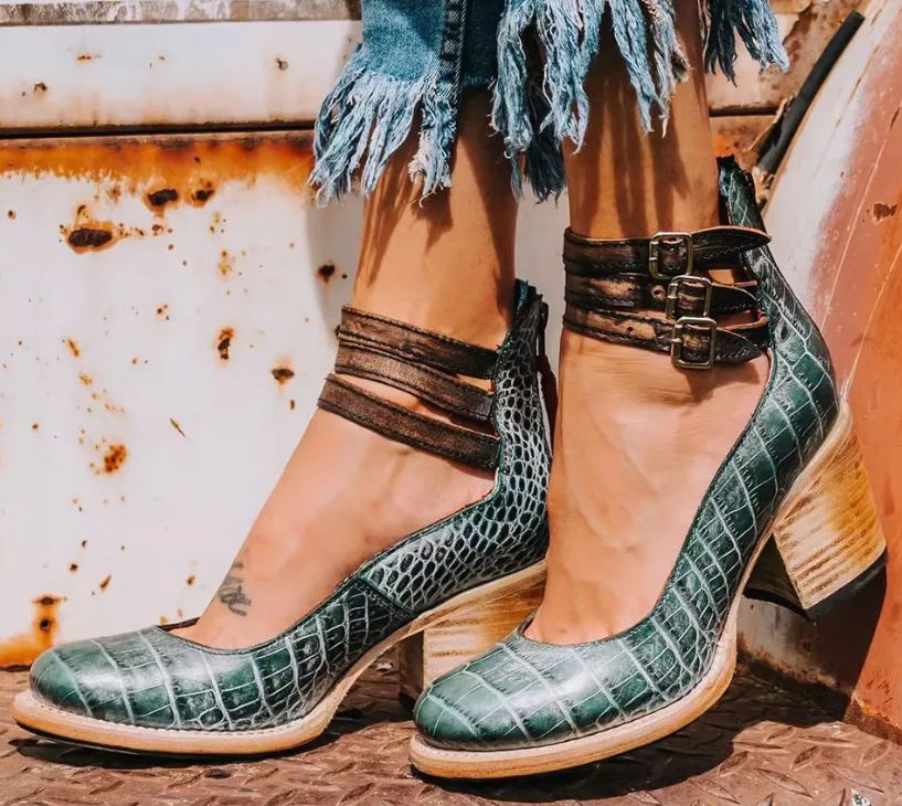 Antiqua | Vintage Classic Heels